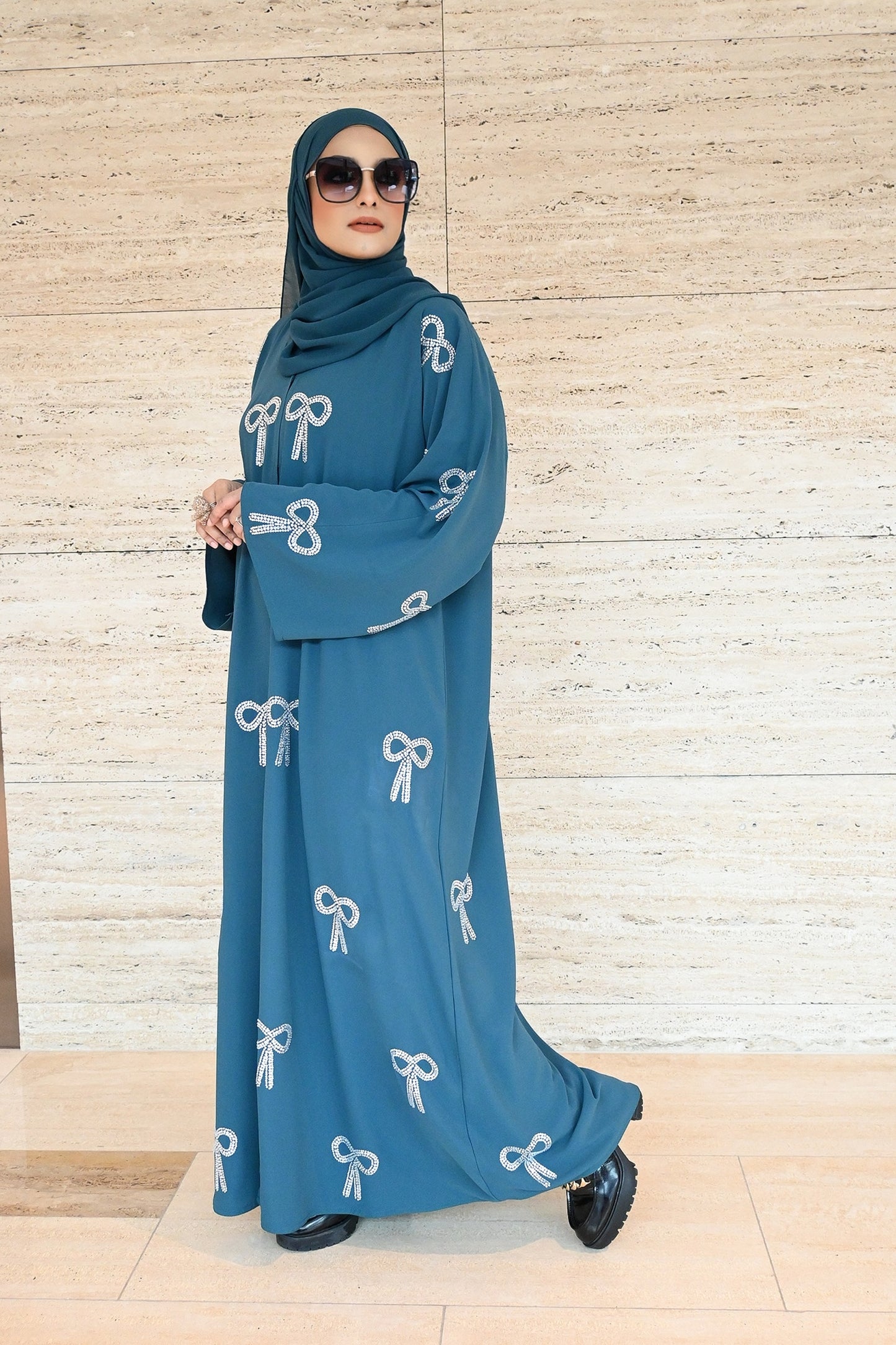 ABAYA BESTIE