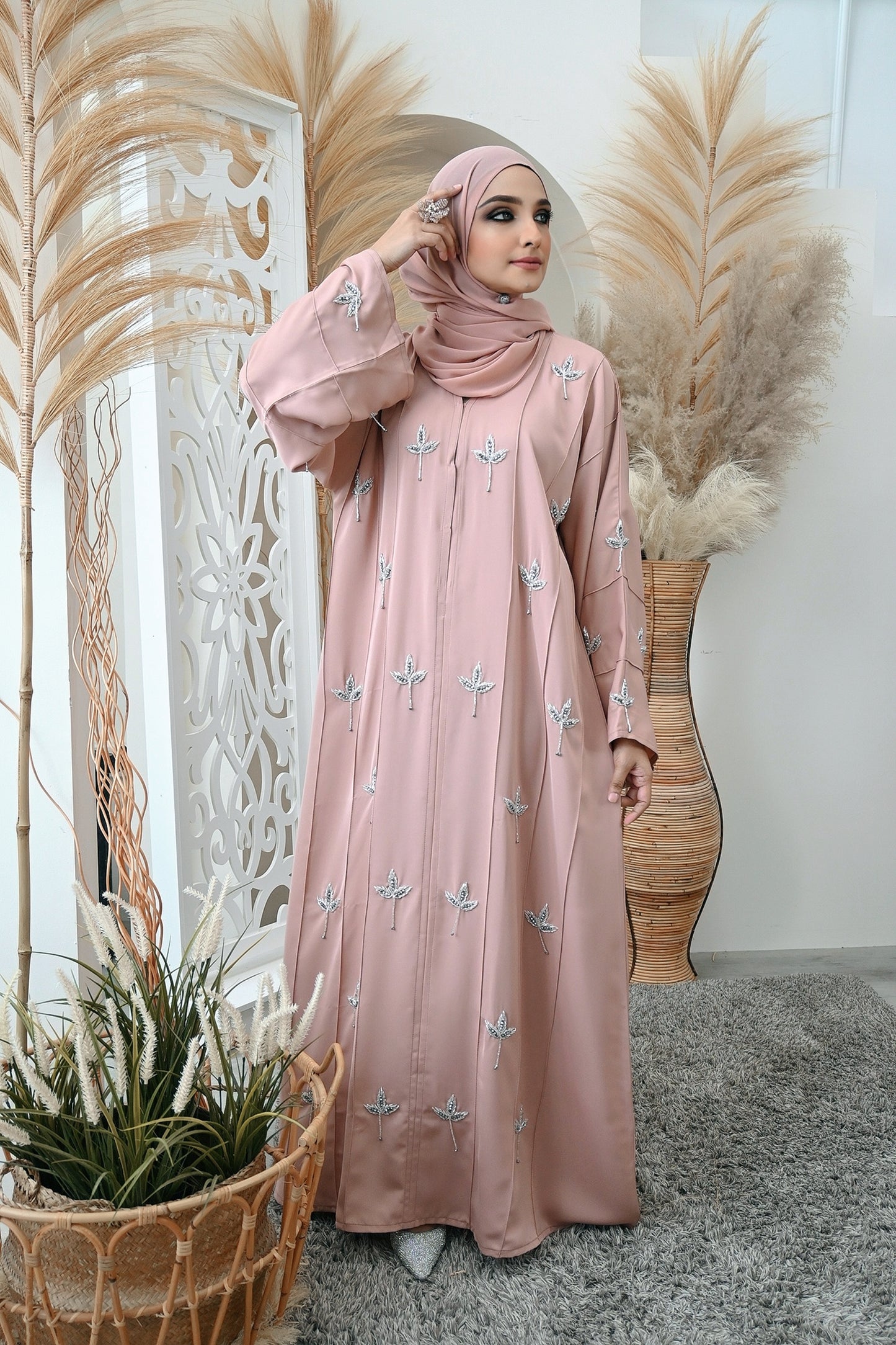 ABAYA LIARA