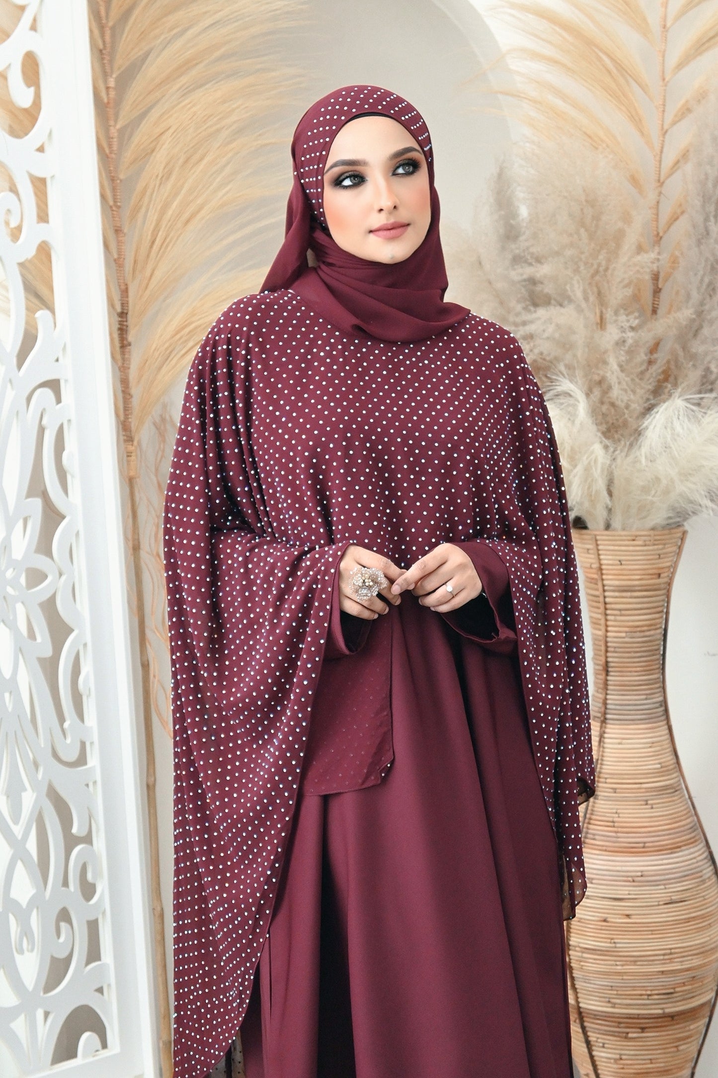 ABAYA NEELOFAR