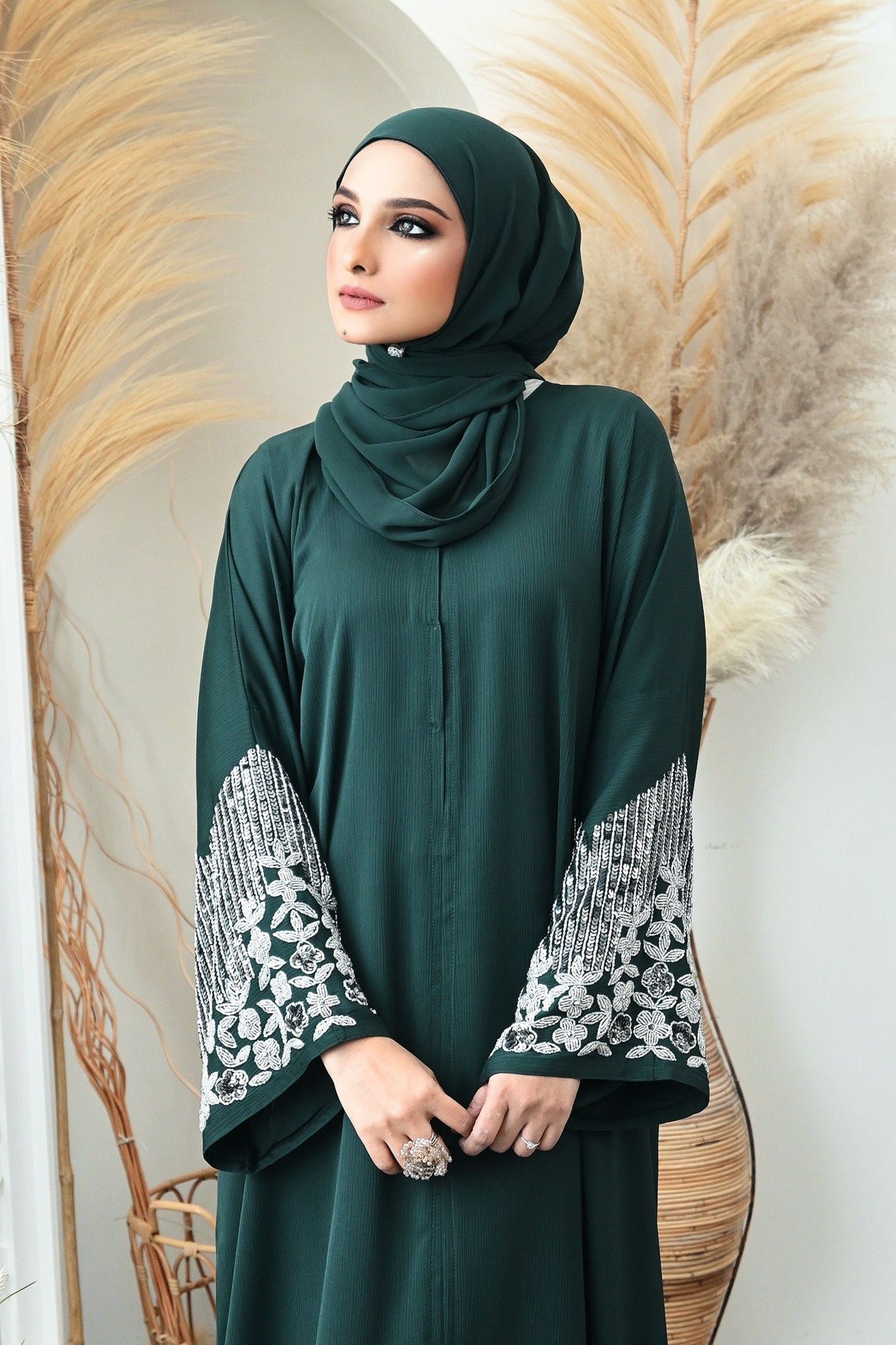 ABAYA SARAH