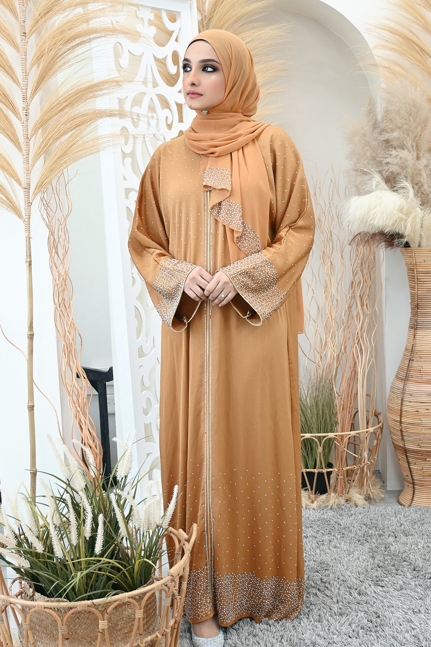 ABAYA RAZINA