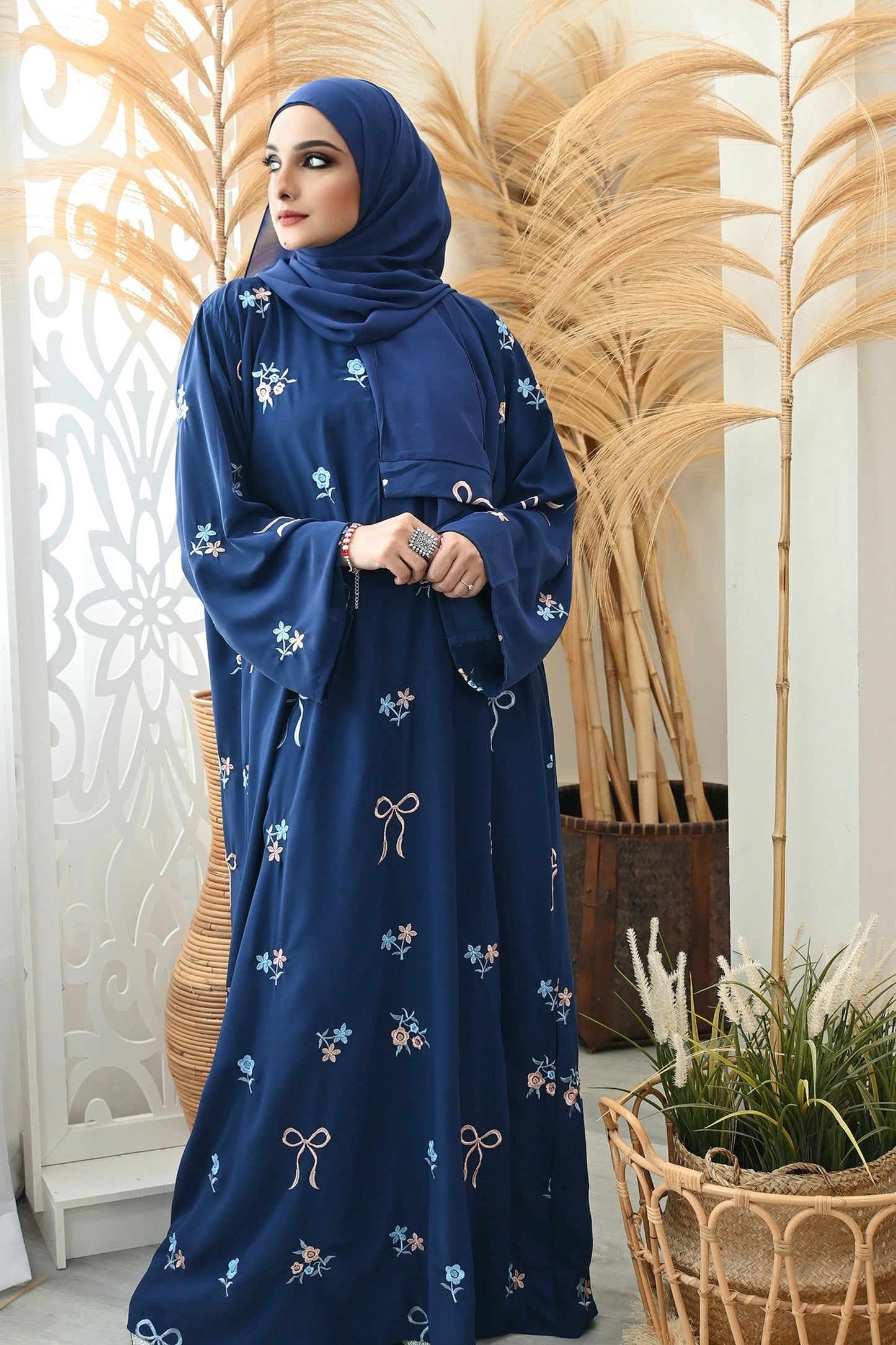 ABAYA TAKSEEN
