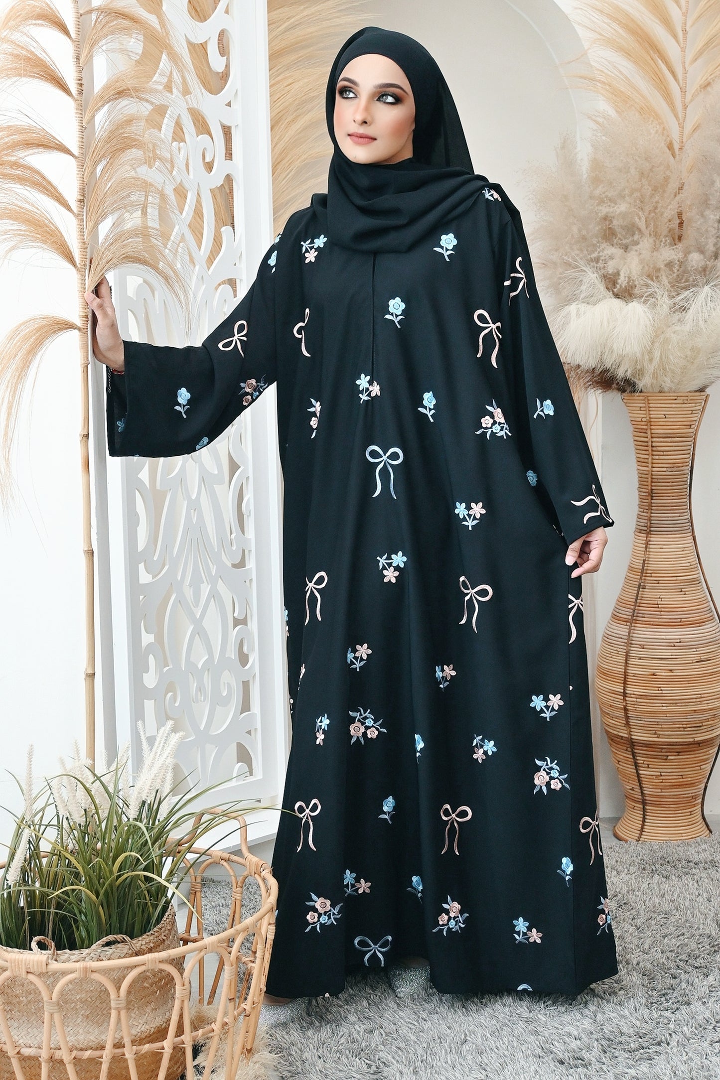 ABAYA TAKSEEN