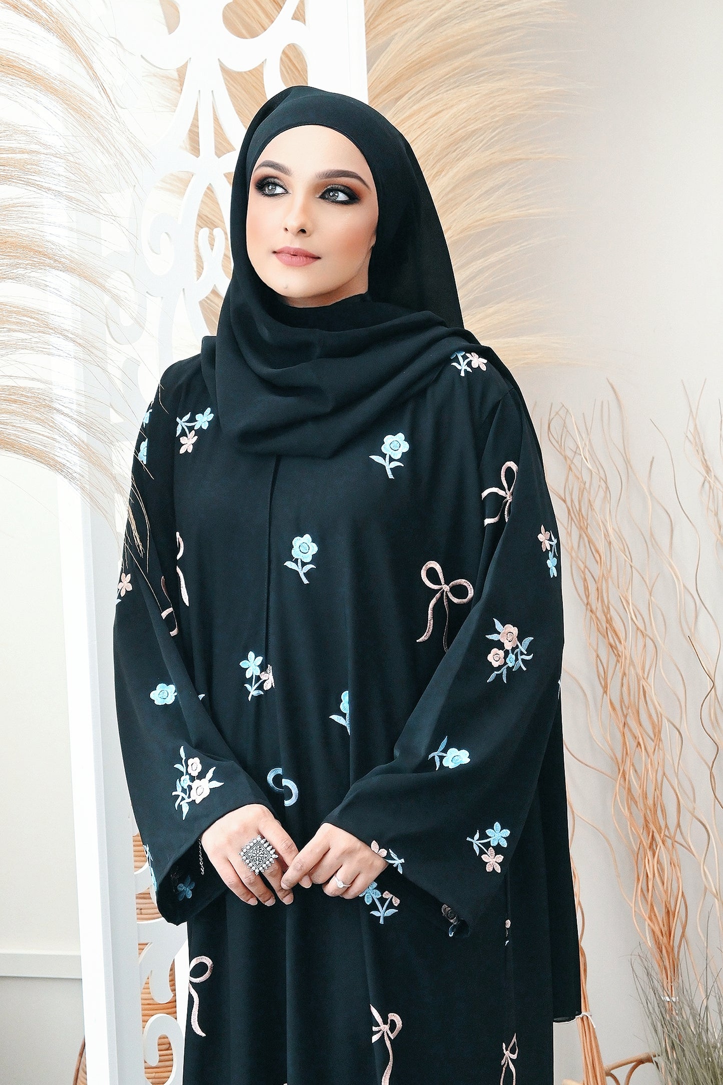 ABAYA TAKSEEN