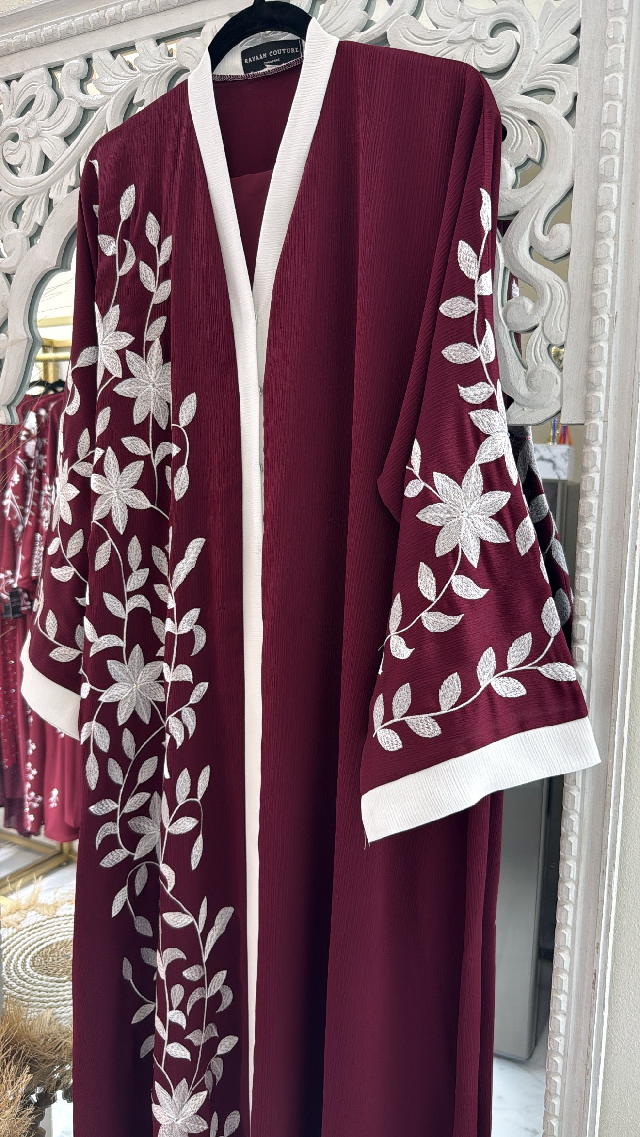ABAYA PHOOL