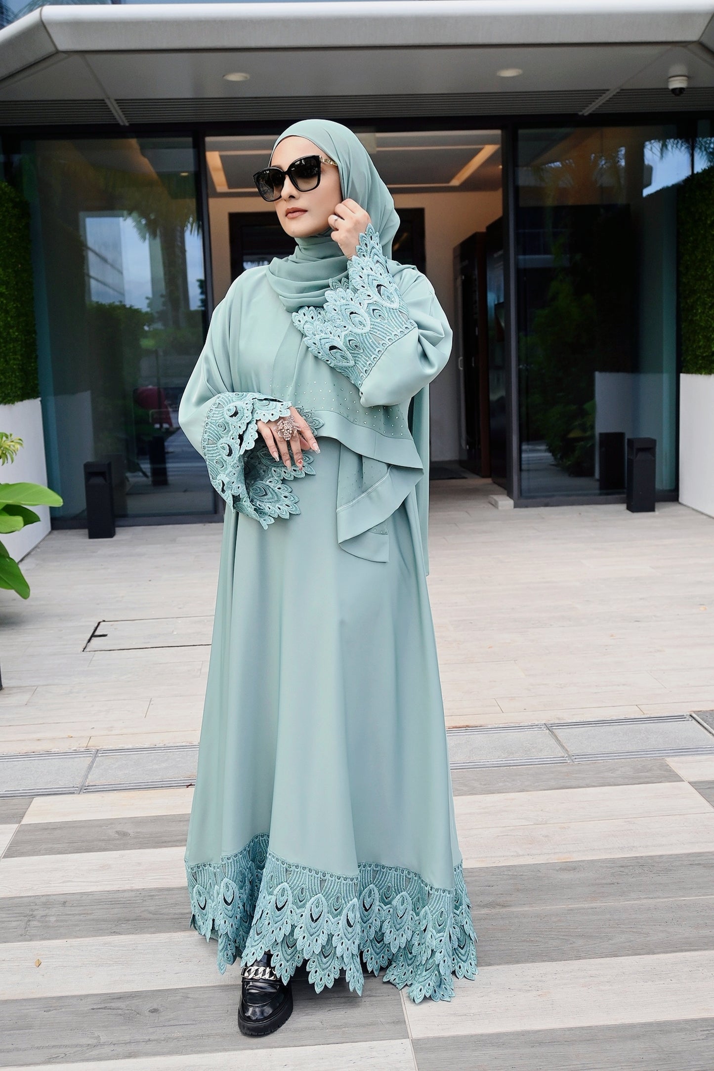 ABAYA TASNEEM