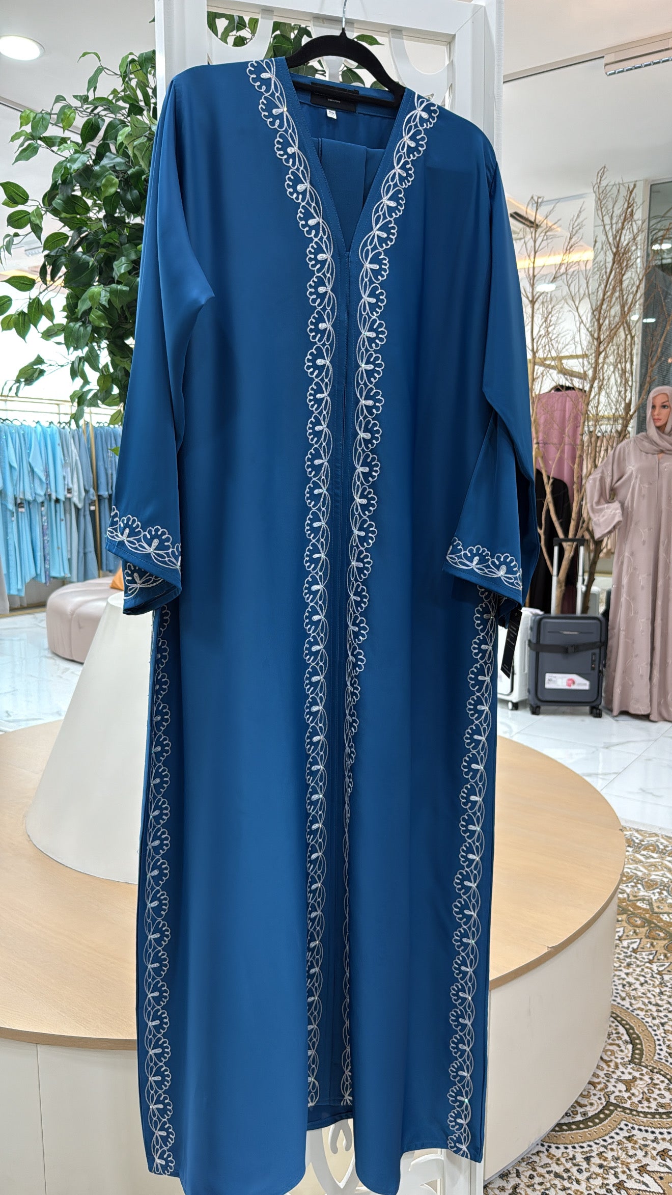 ABAYA LOREEN