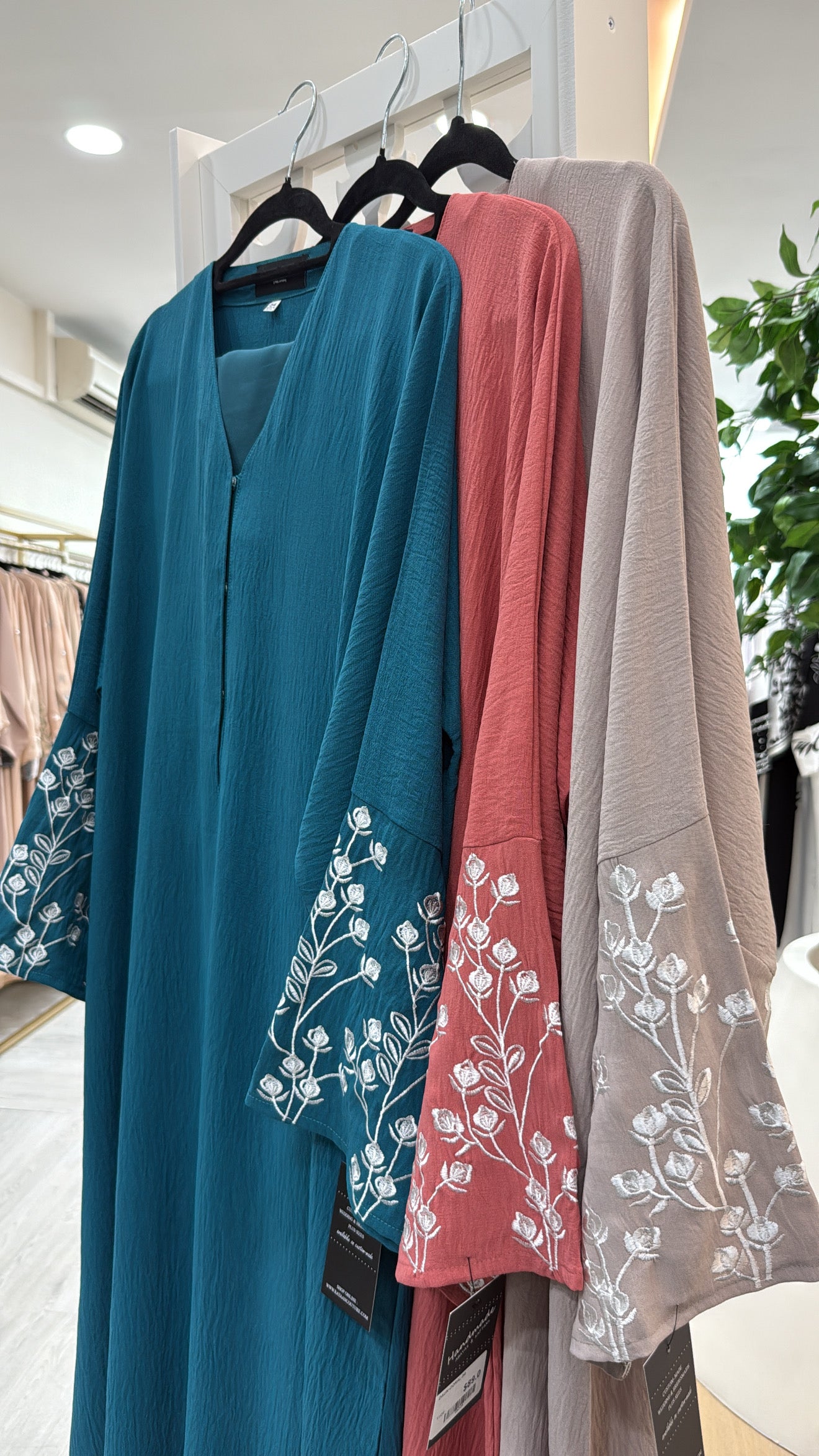 ABAYA DAUN