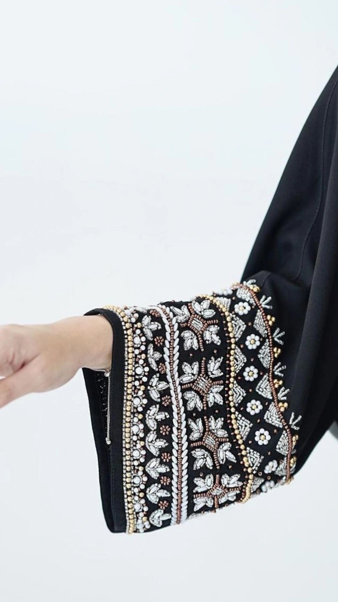 ABAYA ZAREEN