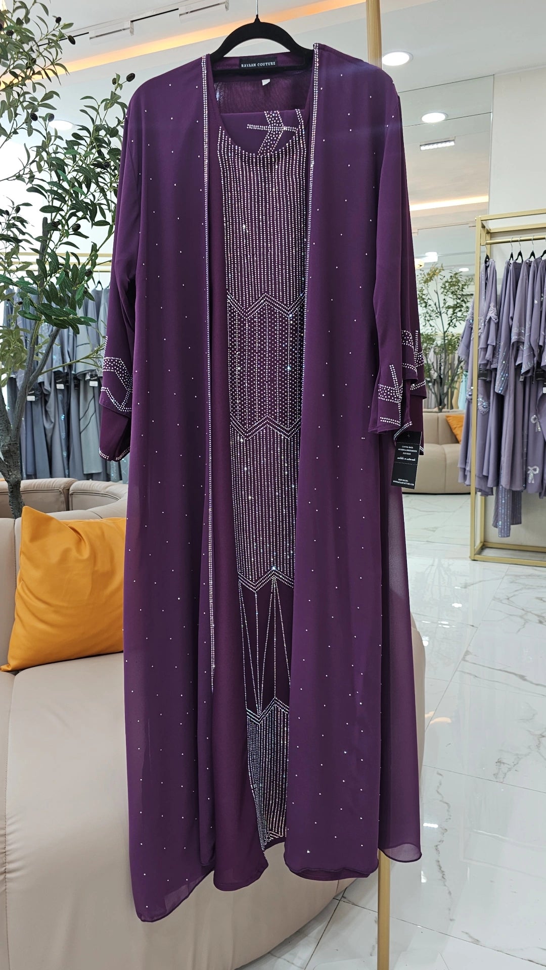 ABAYA AZLEEN