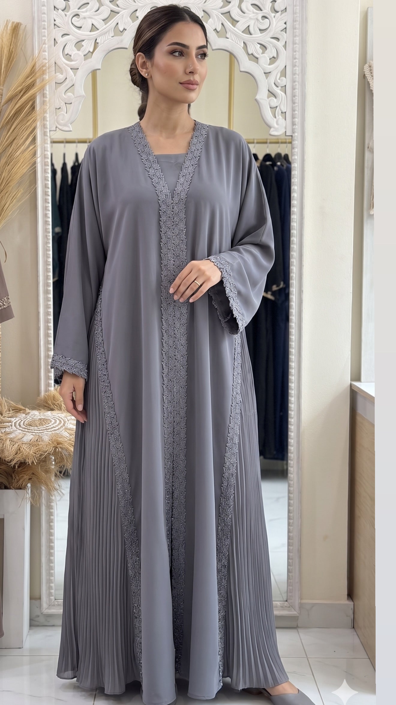 ABAYA AINEE