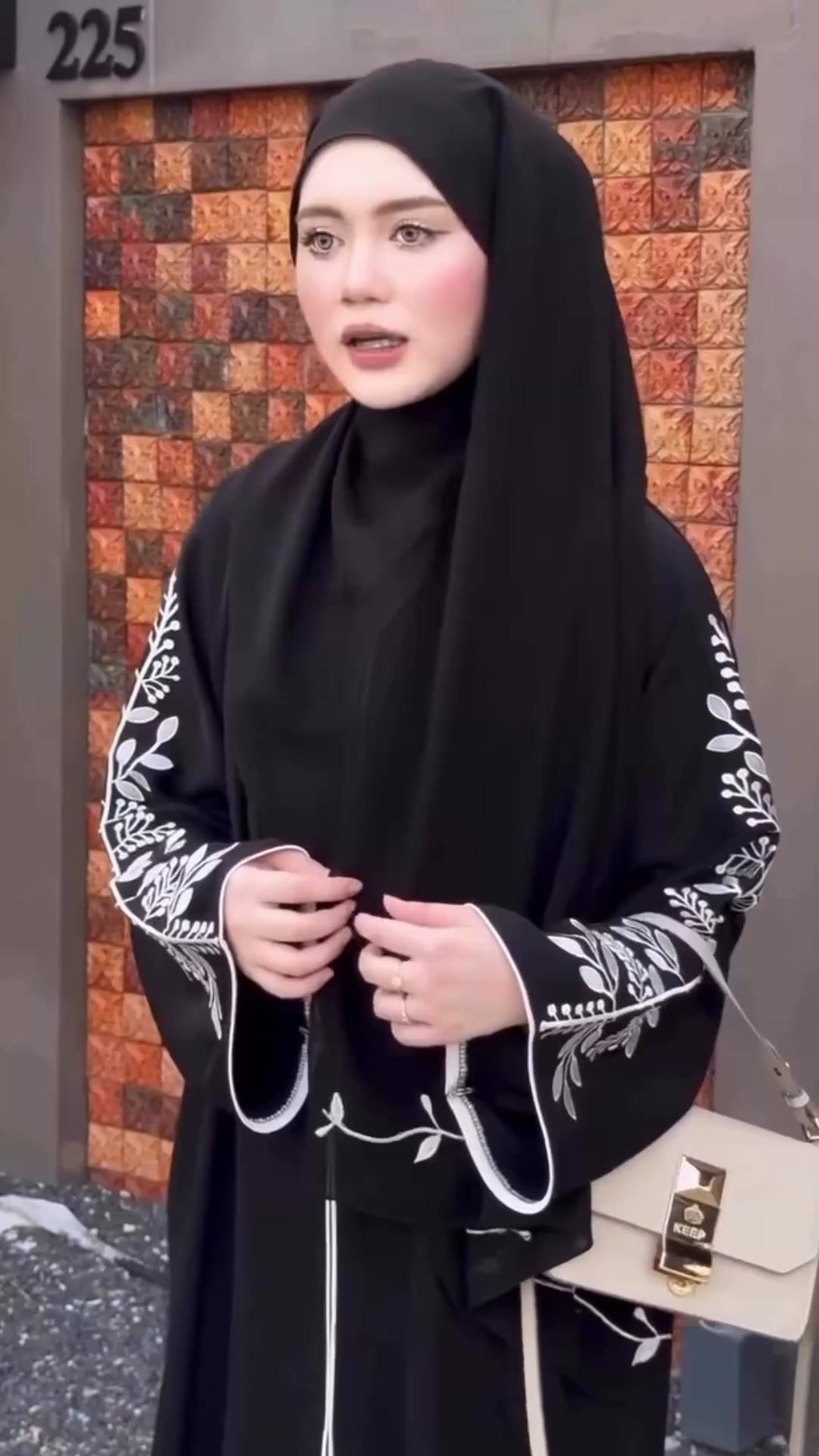 ABAYA DELIANA
