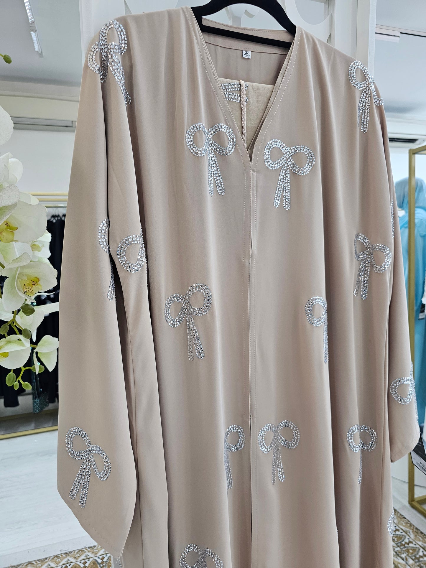 ABAYA BESTIE