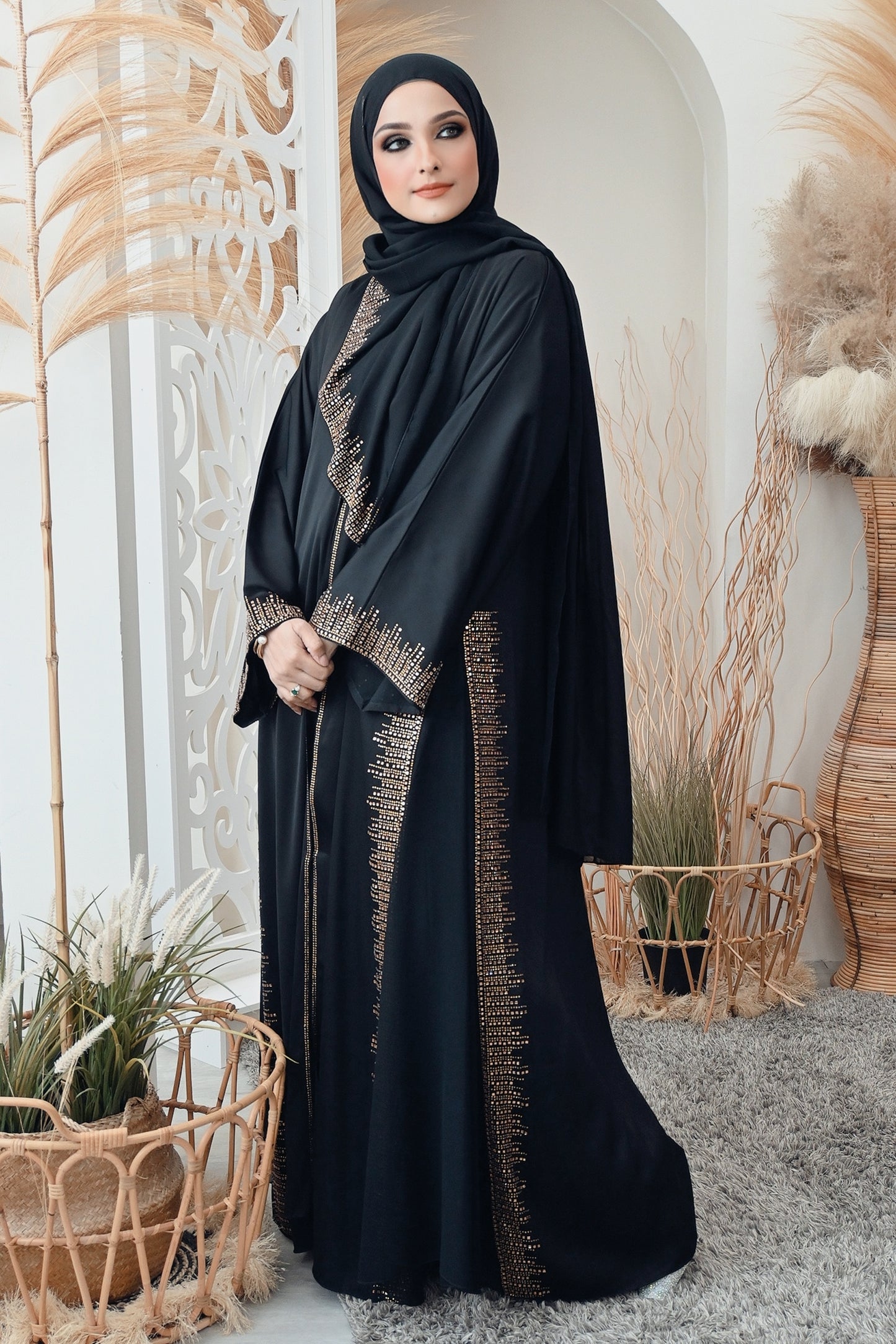 ABAYA ZINTA