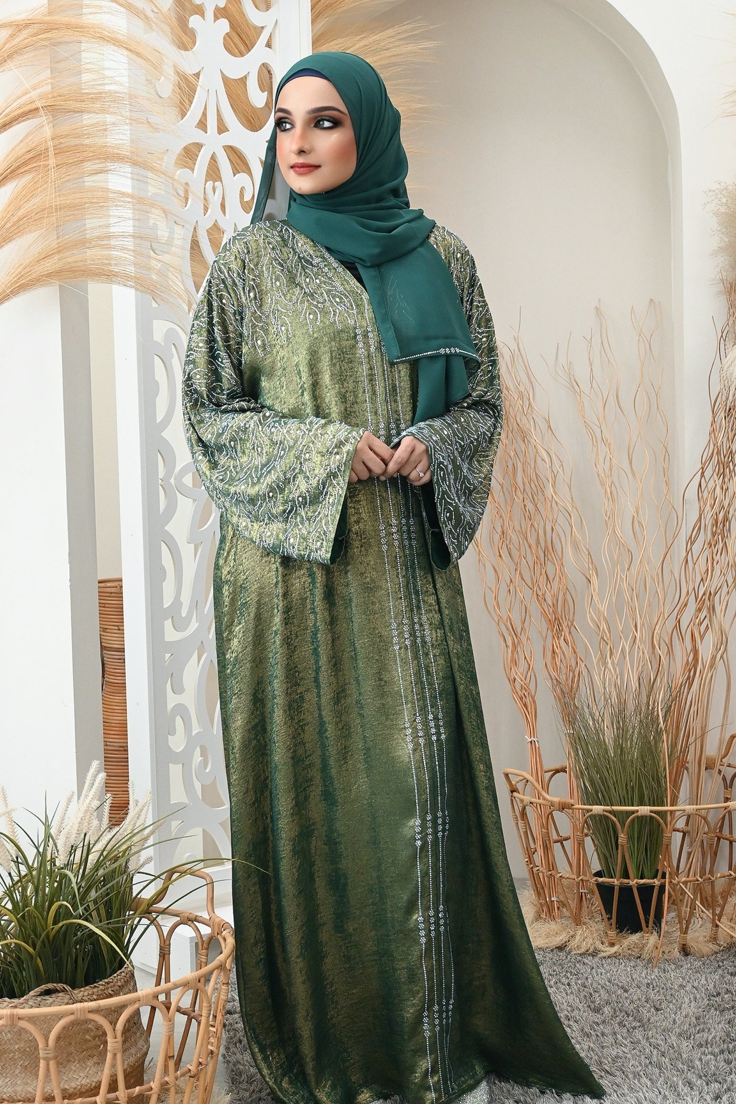 ABAYA TEHREEN