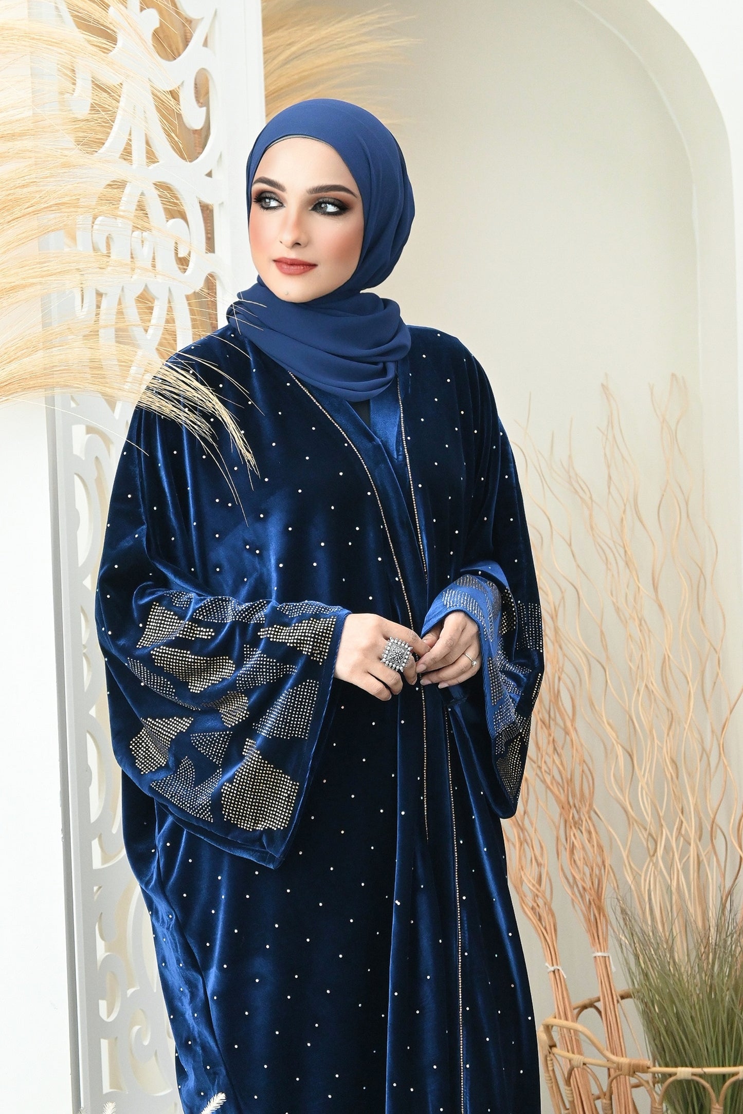 ABAYA HAMSA